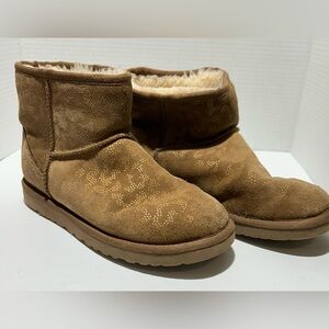 UGG MINI METALLIC CONIFER; 7